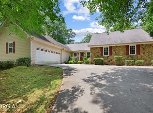 3909 Cotswold Dr SW, Lilburn, GA