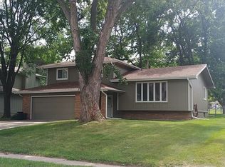 2212 S 160th St, Omaha, NE 68130