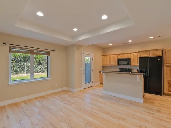 1035 Road Runner St APT 4, Helena, MT 59602