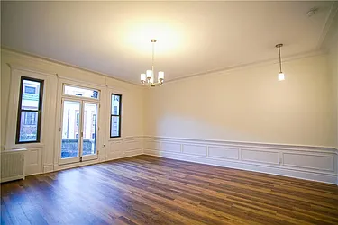 Rented by R New York