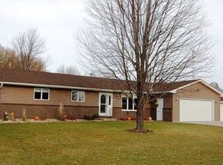 650 Golf View Dr, Garner, IA 50438