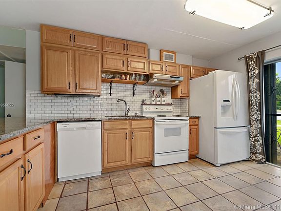 5th image of 8953 NE 4th Ave #8953
