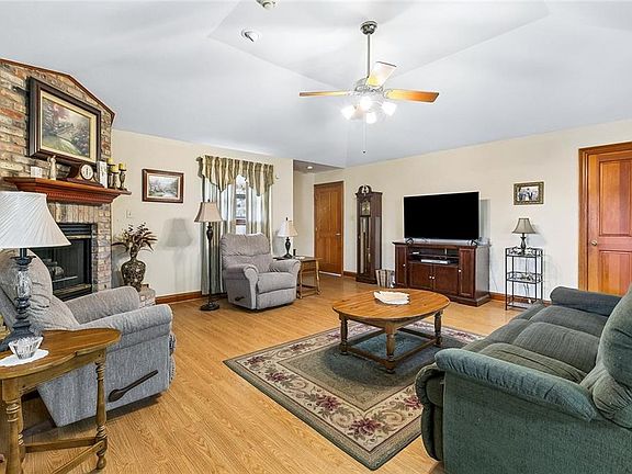 5th image of 1137 Aurora Ave