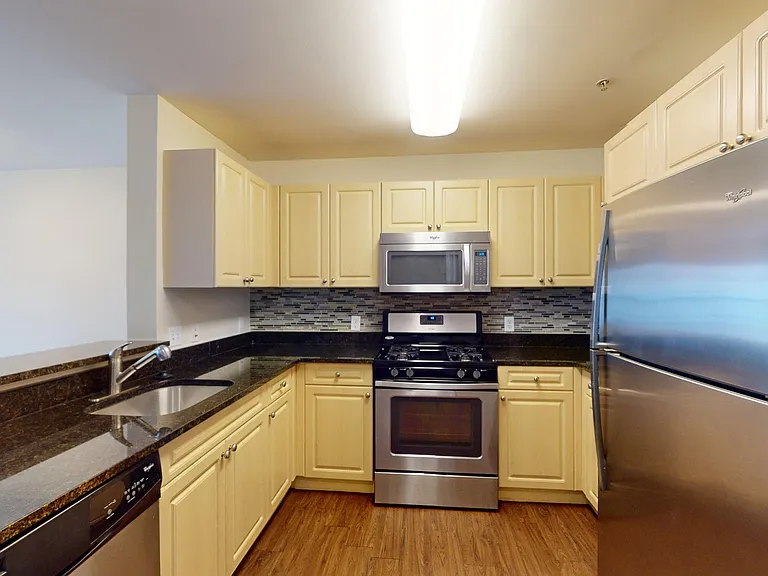 Inwood West — Photo 45