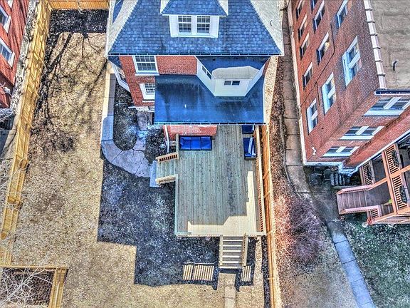 4th image of 5911 Enright Ave