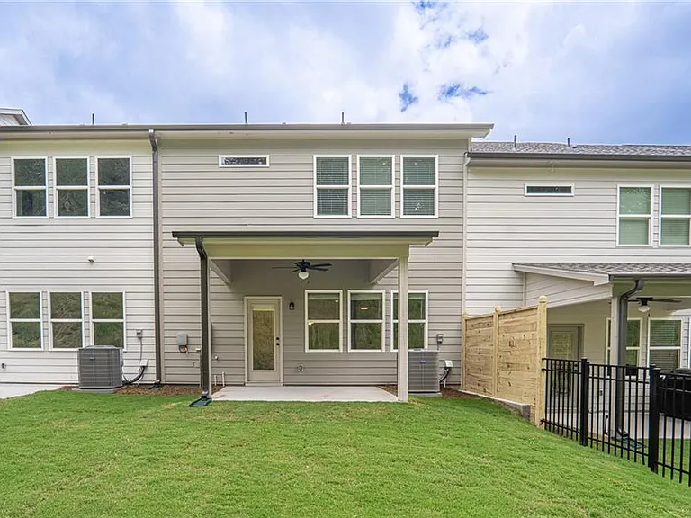 411 Summit View Ln — Photo 7