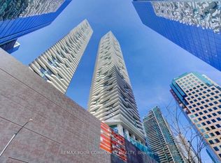 100 Harbour St #1501, Toronto, ON M5J 0B5