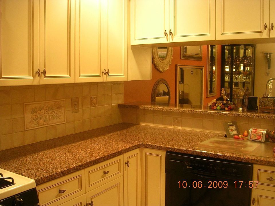 Kitchen-Granite Counter