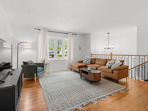 2nd image of 337 W Margaret Ter
