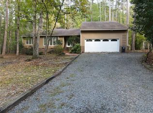 628 Angus Ct, Sanford, NC 27332