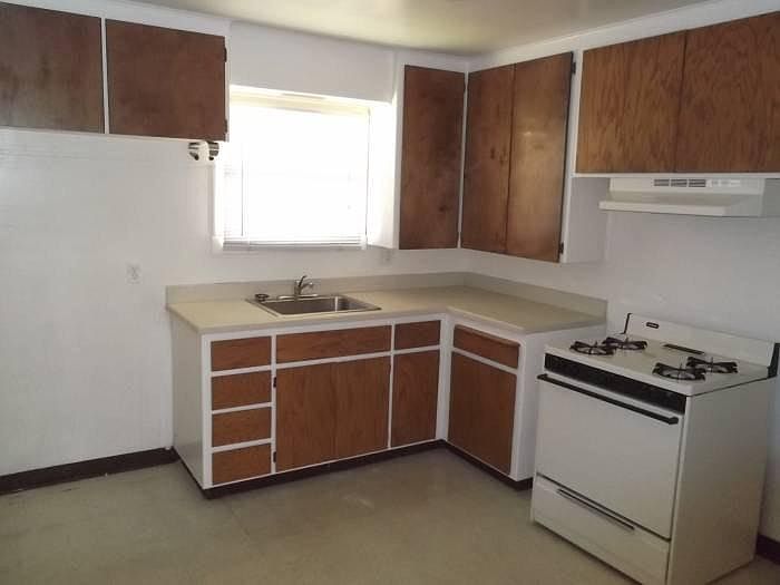 2nd image of 705 Stewart St