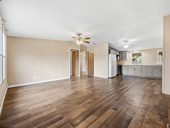 3rd image of 2519 N Wild Rose Dr.
