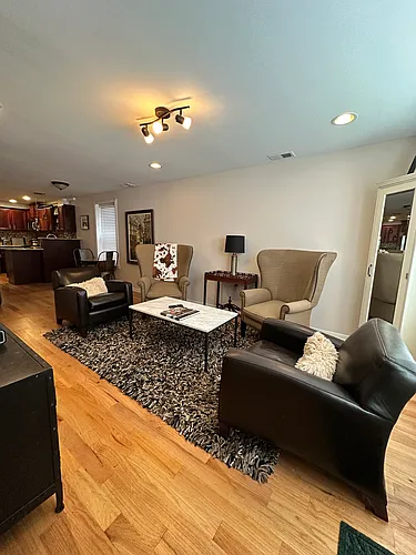 2466 W Hutchinson St #1 Photo 1