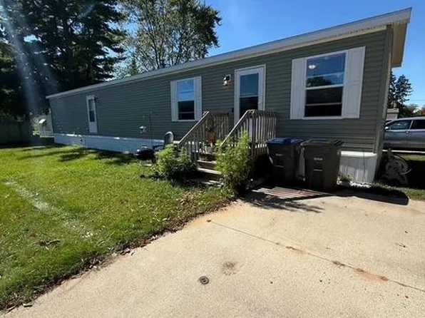 7 Beechwood Dr, Sheboygan, WI 53081