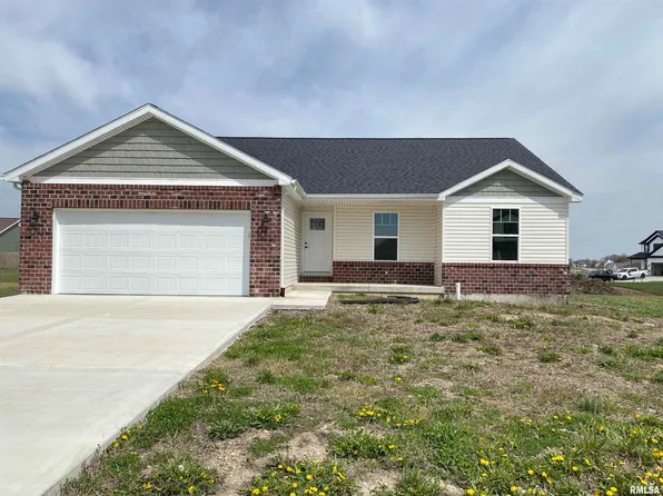 313 Hawks Nest Dr, Chatham, IL 62629