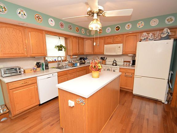 5th image of 563 Marion Ln