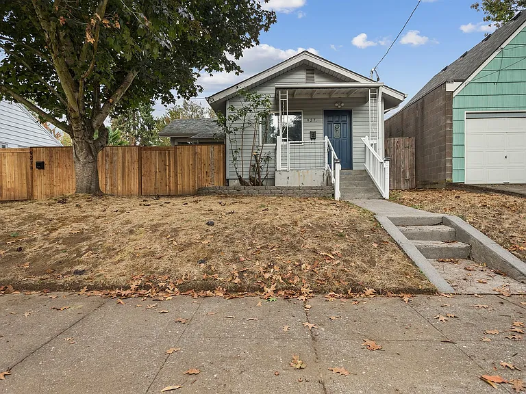 927 N Watts St — Photo 2