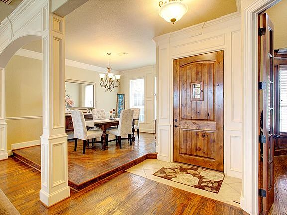2nd image of 8231 Glenwick Dr