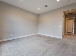 3020 Full Lotus Dr, Las Vegas, NV 89138