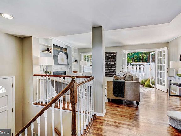 5th image of 2817 S Woodrow St #124-8