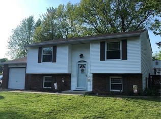 11426 E Stoeppelwerth Dr, Indianapolis, IN