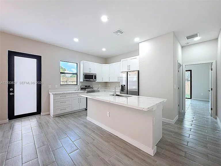 410 NW 41st St #410 — Photo 8