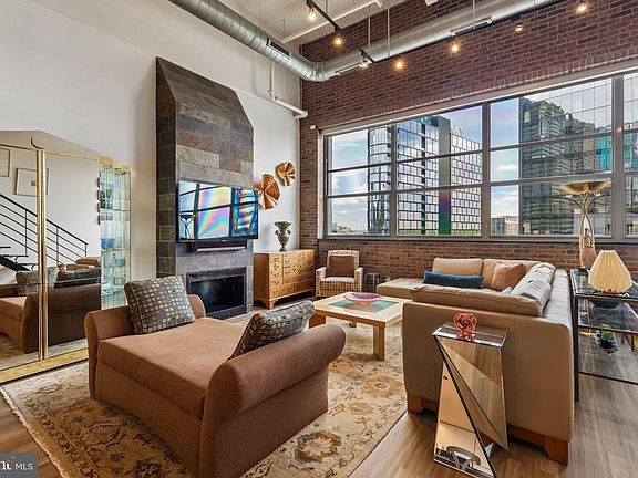 2nd image of 2200 Arch St APT 1214