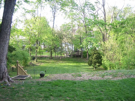 5th image of 168 Clinton Heights Ave