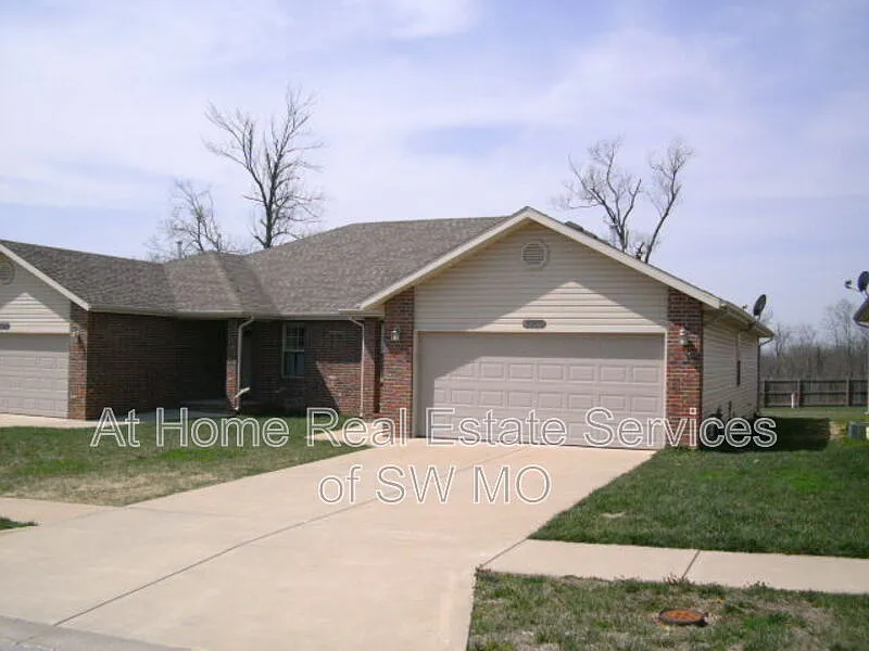 1132 N Westwood Ave