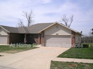 3923 S Timbercreek Ave, Springfield, MO 65807