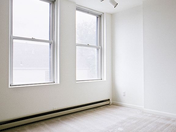 2nd image of 419 Denniston St APT 3