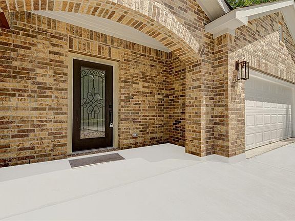 4th image of 1033 Broadmoor