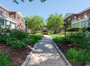 1395 Broadway APT A5, Hewlett, NY 11557