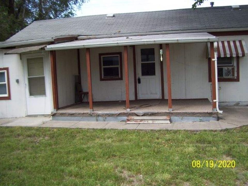 1st image of 221 & 1/2 E 8th St