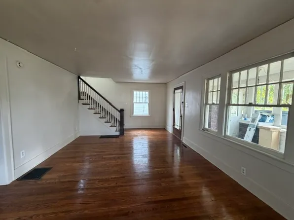 1253 Diamond Ave, South Bend, IN 46628