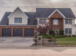 3607 Armstrong Dr, Bloomington, IL 61704