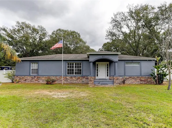 6044 Woodsman Dr, Zephyrhills, FL 33544