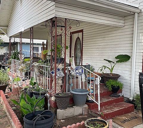 2nd image of 3109 Bideker Ave