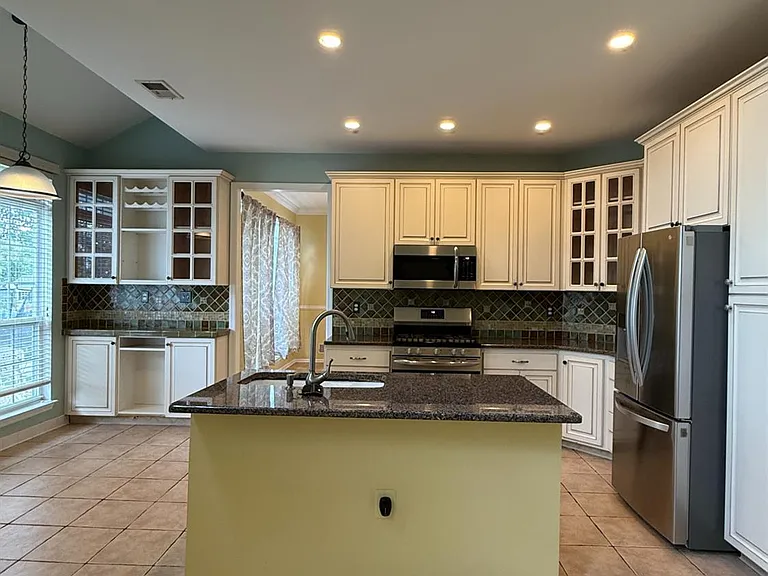 32 Marion Dr — Photo 13