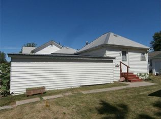 302 1/2 N Washington St, Bloomfield, IA 52537