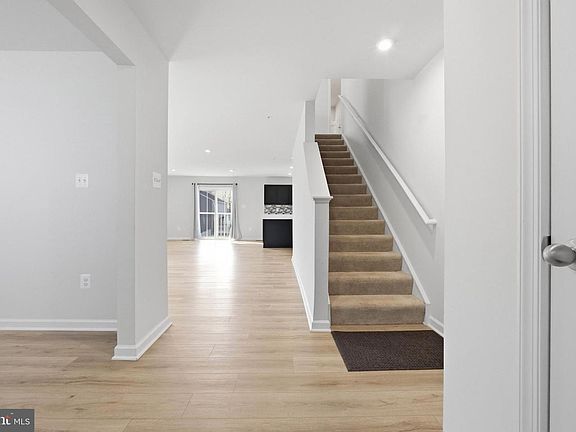 2nd image of 103 Charlotte St