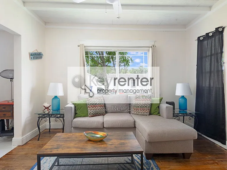 3860 Burlington Ave N — Photo 4