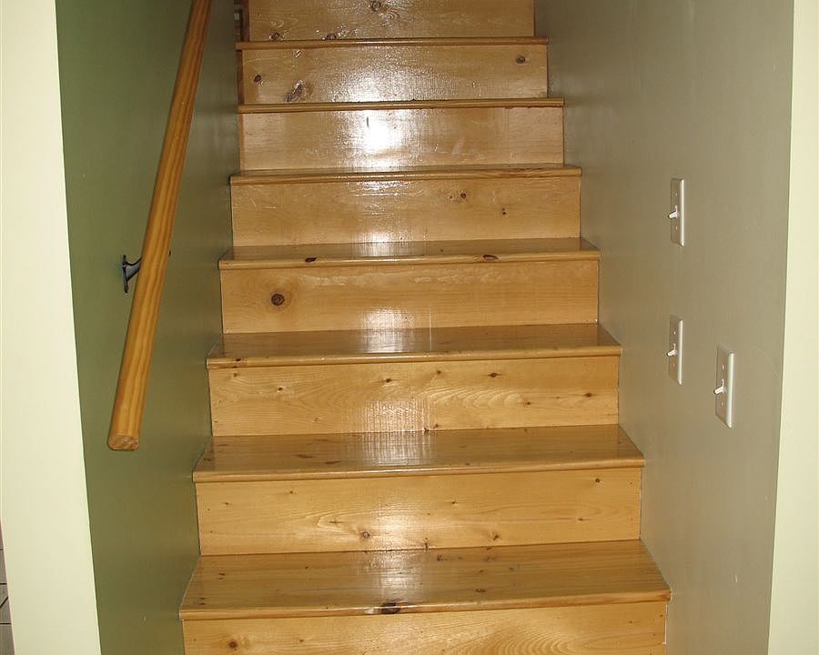 TWO-BEDROOM TOWNHOUSE 012