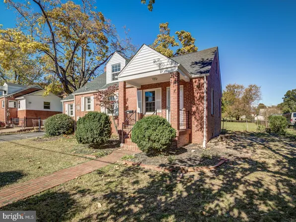 2716 Schooley Dr, Alexandria, VA 22306