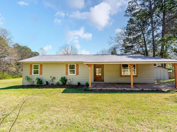 135 County Road 1105, Daingerfield, TX 75638