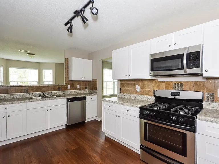 255 Hillside Oak Ln — Photo 10