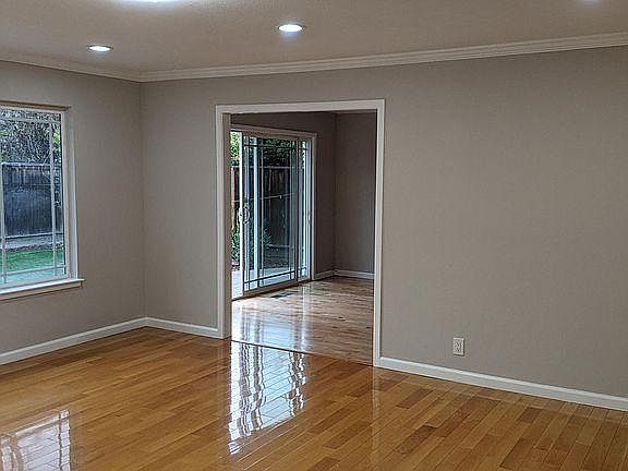 4th image of 34741 Castlewood Dr