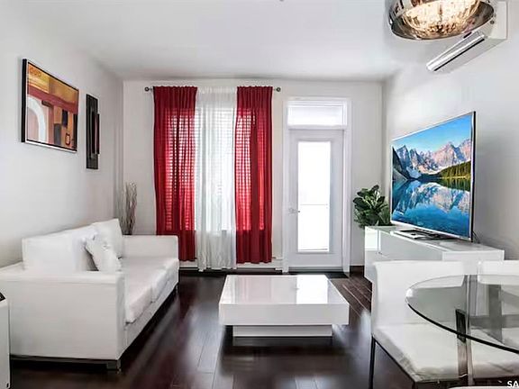 4th image of UNIT 313-2101 Heseltine ROAD