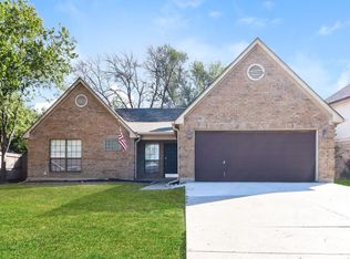 6105 Maple Leaf Dr, Arlington, TX 76017