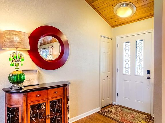 3rd image of 12319 Bainbridge Ln